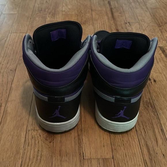 Air Jordan AJ 1 purple and black - Picture 2 of 4